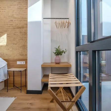 Olivia Apartment *